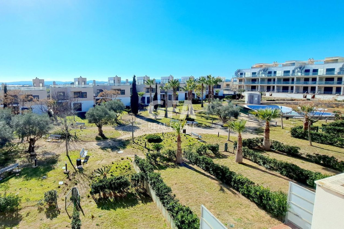 Penthouse sale in , Saint George photo 5