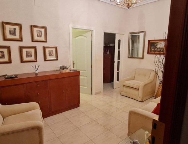 Продажа квартиры в Ciudad Jardín , Distrito Ciudad Jardín thumbnail 2