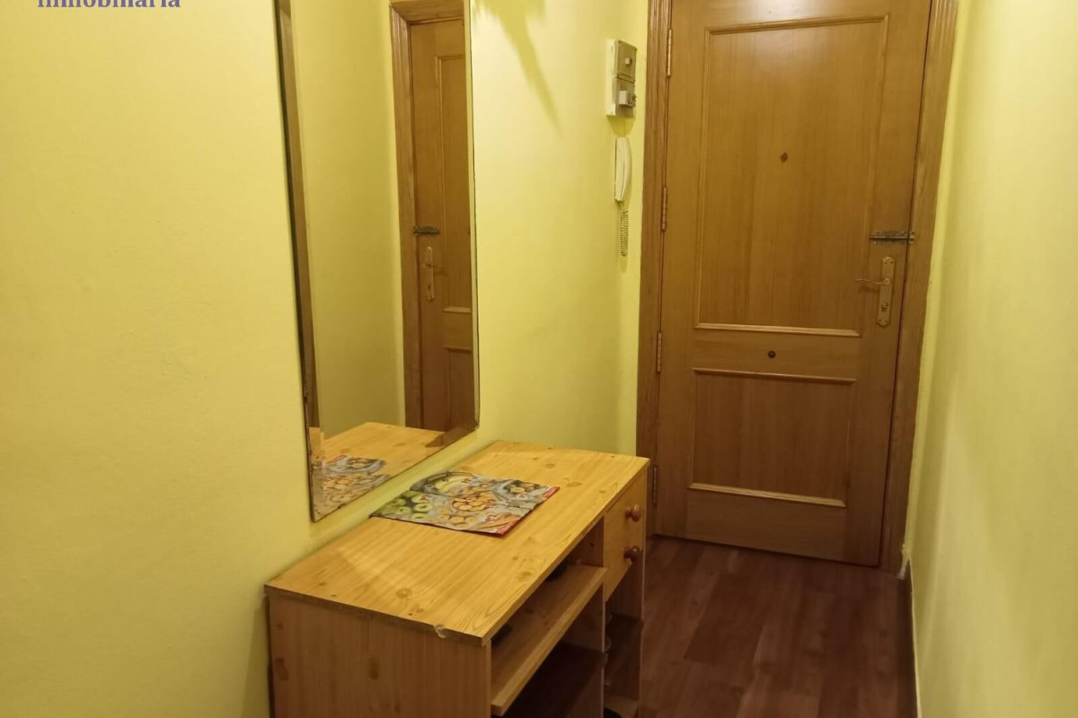 Venta de piso en Calle Alcalde Emilio Francés, Logroño
photo 1