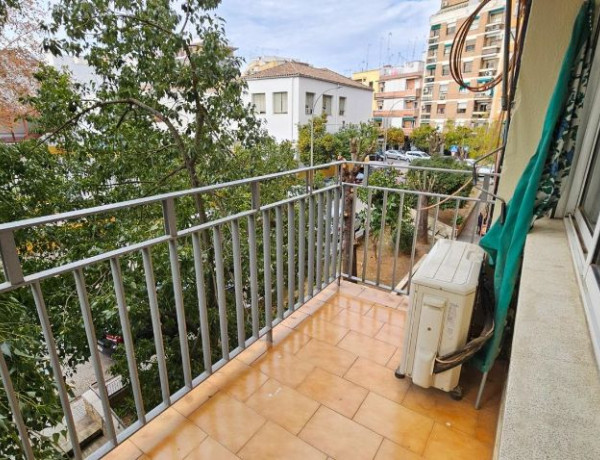 Продажа квартиры в Calle del Alcalde Velasco Navarro, Distrito Ciudad Jardín photo 1