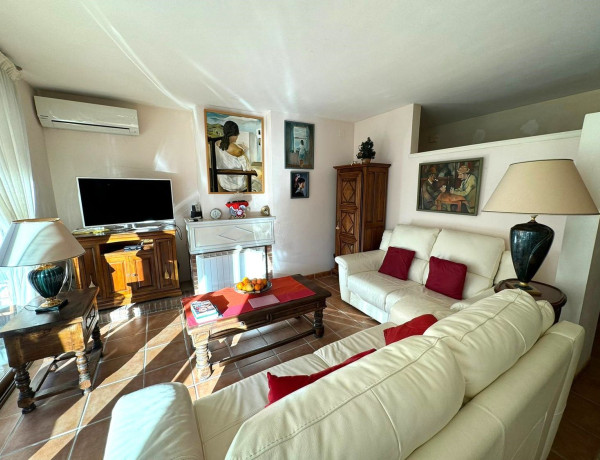 Piso en venta en Calle del Puig Rom, Roses thumbnail 2