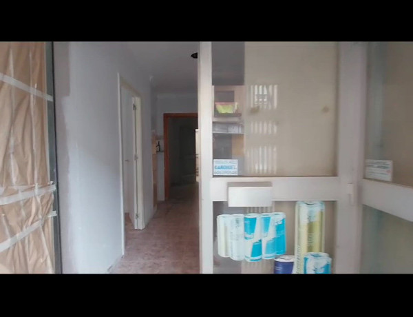 Bajo en venta en Av de Beniopa, Gandia photo 1