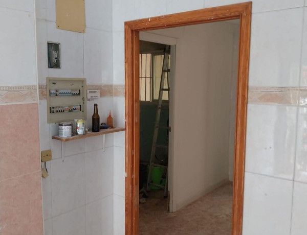 Bajo en venta en  Av de Beniopa, Gandia photo 4