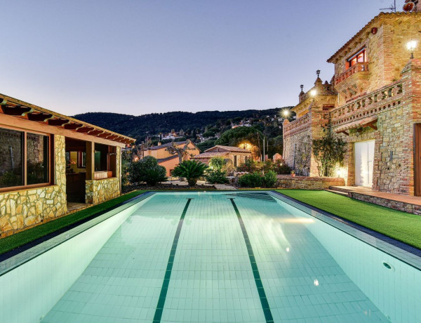 Detached villa for sale in Calle de la Selva, Calonge thumbnail 1