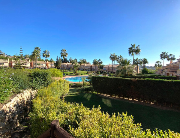 Semi-detached house for sale in Calle Vial de Cortes , Estepona thumbnail 2