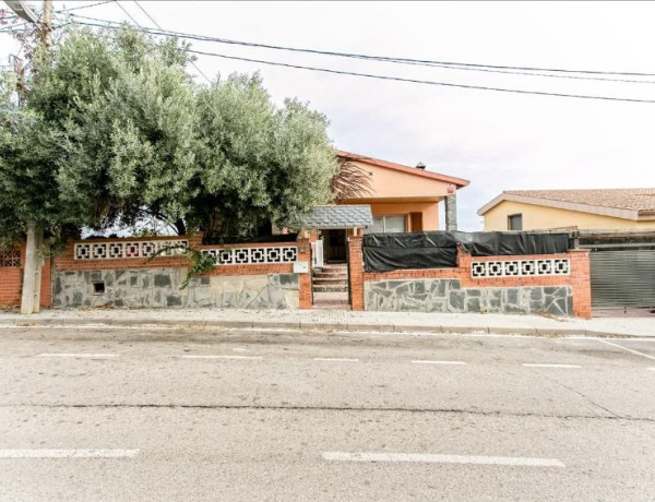 Chalet independiente en venta en Sant Muç - Castellnou - Can Mir , Rubí photo 1