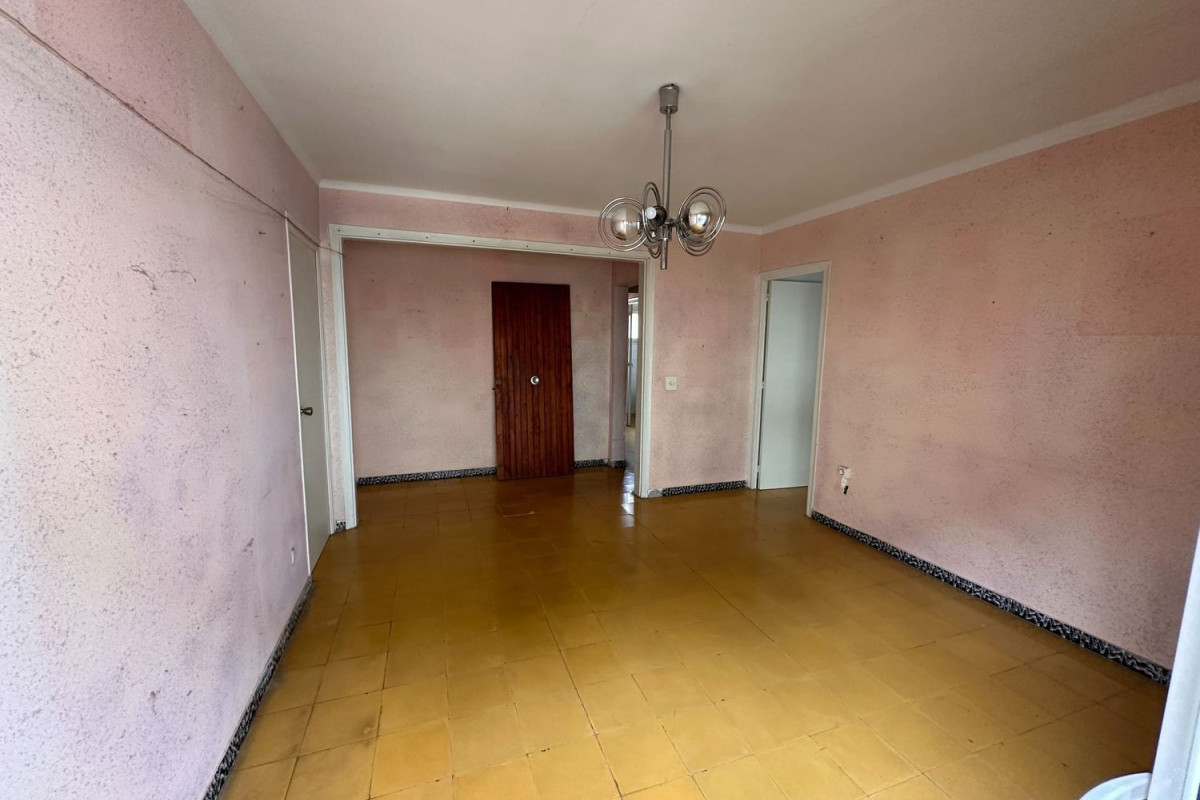 Piso en venta en Amer, Амер
photo 1