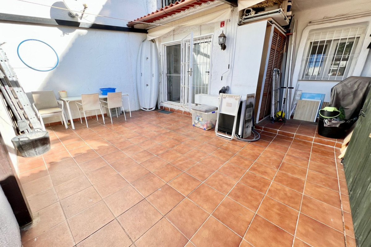 Venta de bajo en Calle de Ojen, Estepona
 photo 3