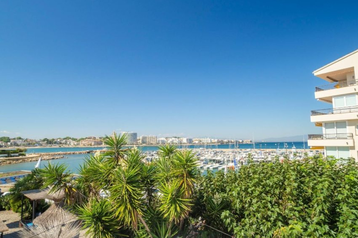 Venta de piso en Eixample Turístic, L'Escala
photo 1