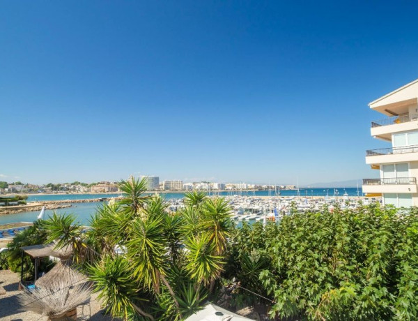 Piso en venta en Eixample Turístic , L'Escala photo 1