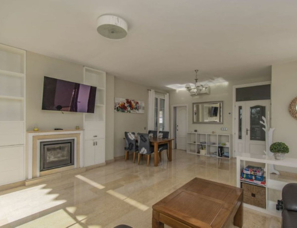 Detached villa for sale in  Avenida de la Resina, 38, Estepona photo 4