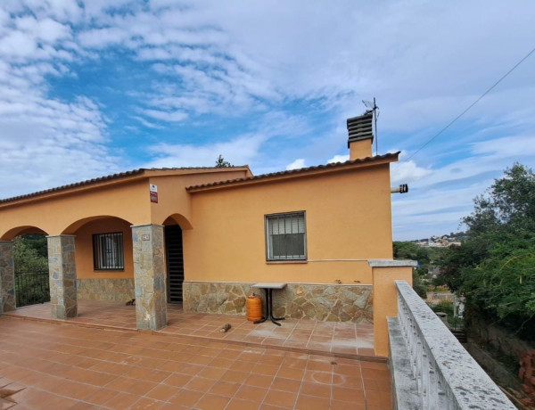 Chalet independiente en venta en GUILLERIES, Maçanet de la Selva photo 1