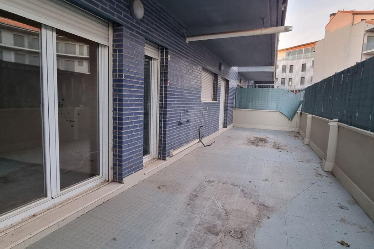 Piso en venta en calle Ramiro I, La Muela
photo 1