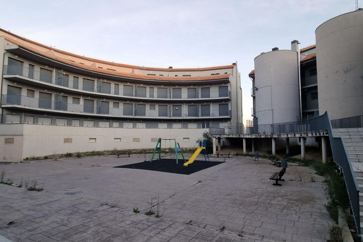 Piso en venta en calle Ramiro I, La Muela
photo 3