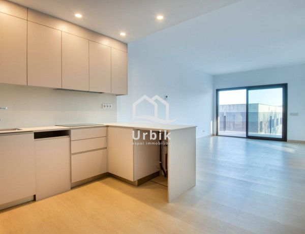 Ático en venta en  Calle Luxemburg, Castell-Platja d'Aro photo 4