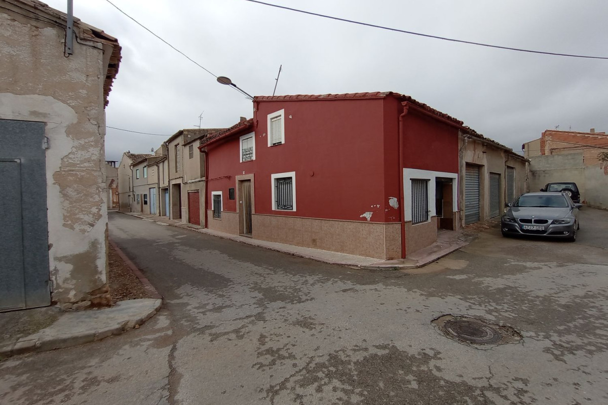Properties for sale and rent in Spain photo 1
