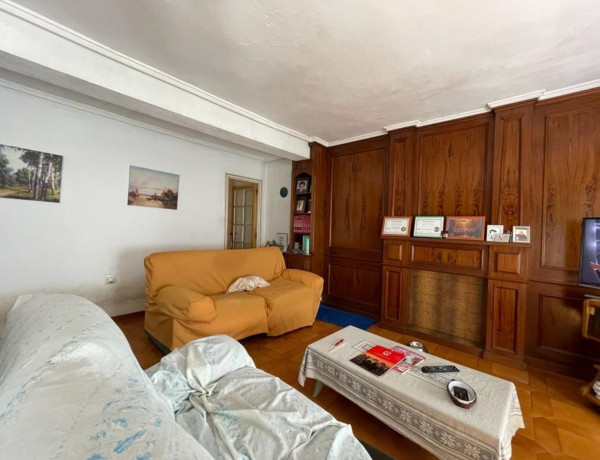 Продажа квартиры в  Calle del Pintor Genaro Lahuerta, València photo 2