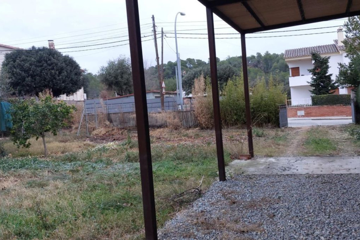 Участок земли на продажу в Санта-Эулялия де Ронсана, Барселона photo 3