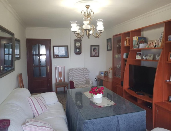 Piso en venta en Avenida Adolfo Díaz Ambrona, Badajoz thumbnail 2