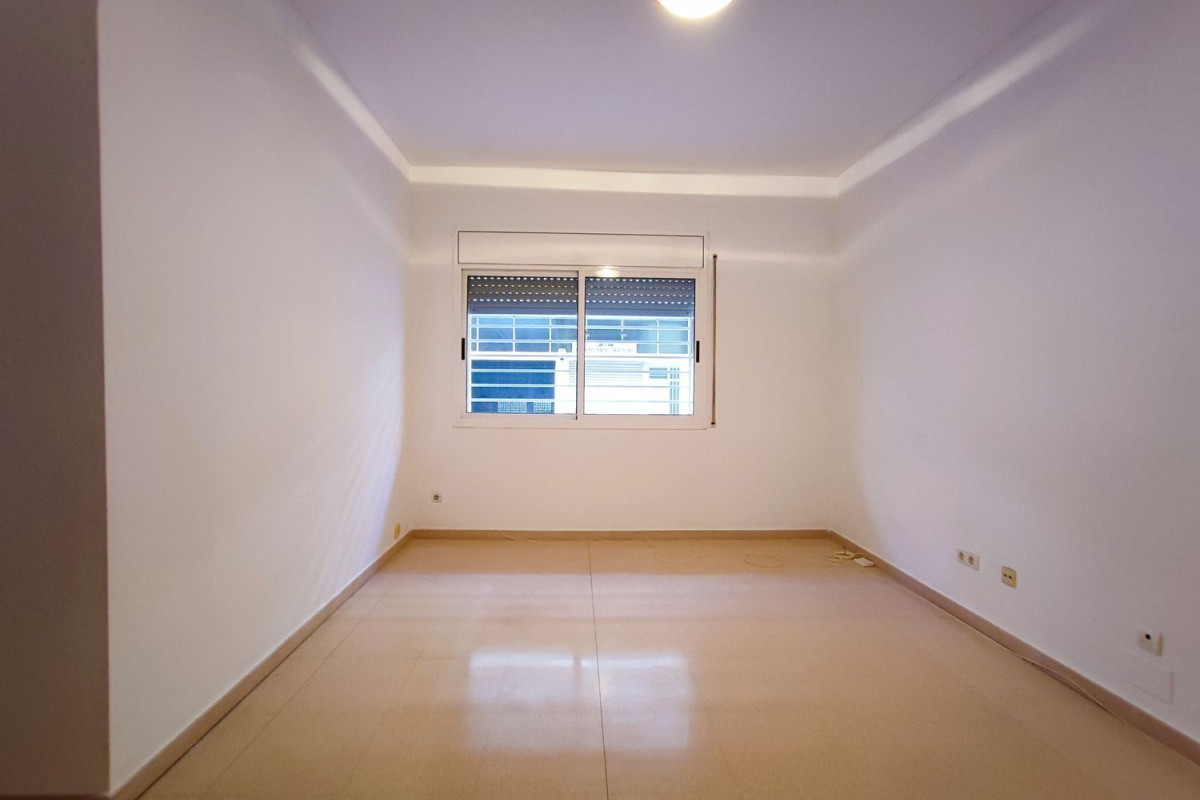 Sprzedaż parteru w passatge francesc layret, Cornellà de Llobregat
photo 3