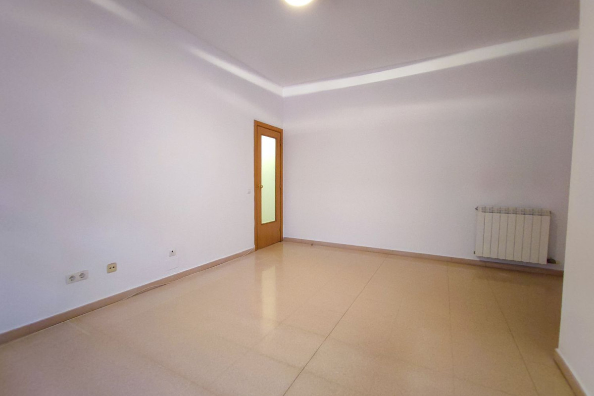 Sprzedaż parteru w passatge francesc layret, Cornellà de Llobregat
photo 5