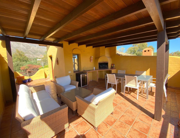 Chalet adosado en venta en  Avenida de Irlanda , Marbella photo 3