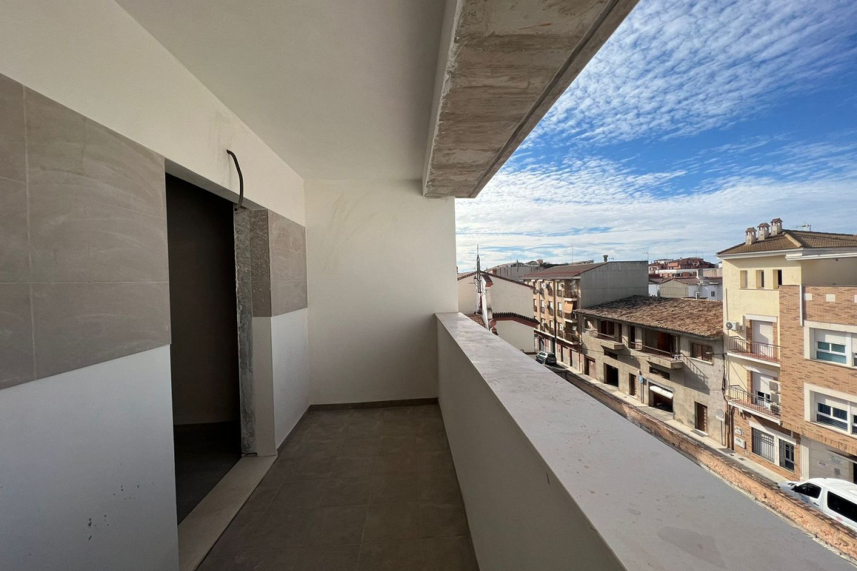 Продажа квартиры на Calle Velarde, Линарес
photo 1