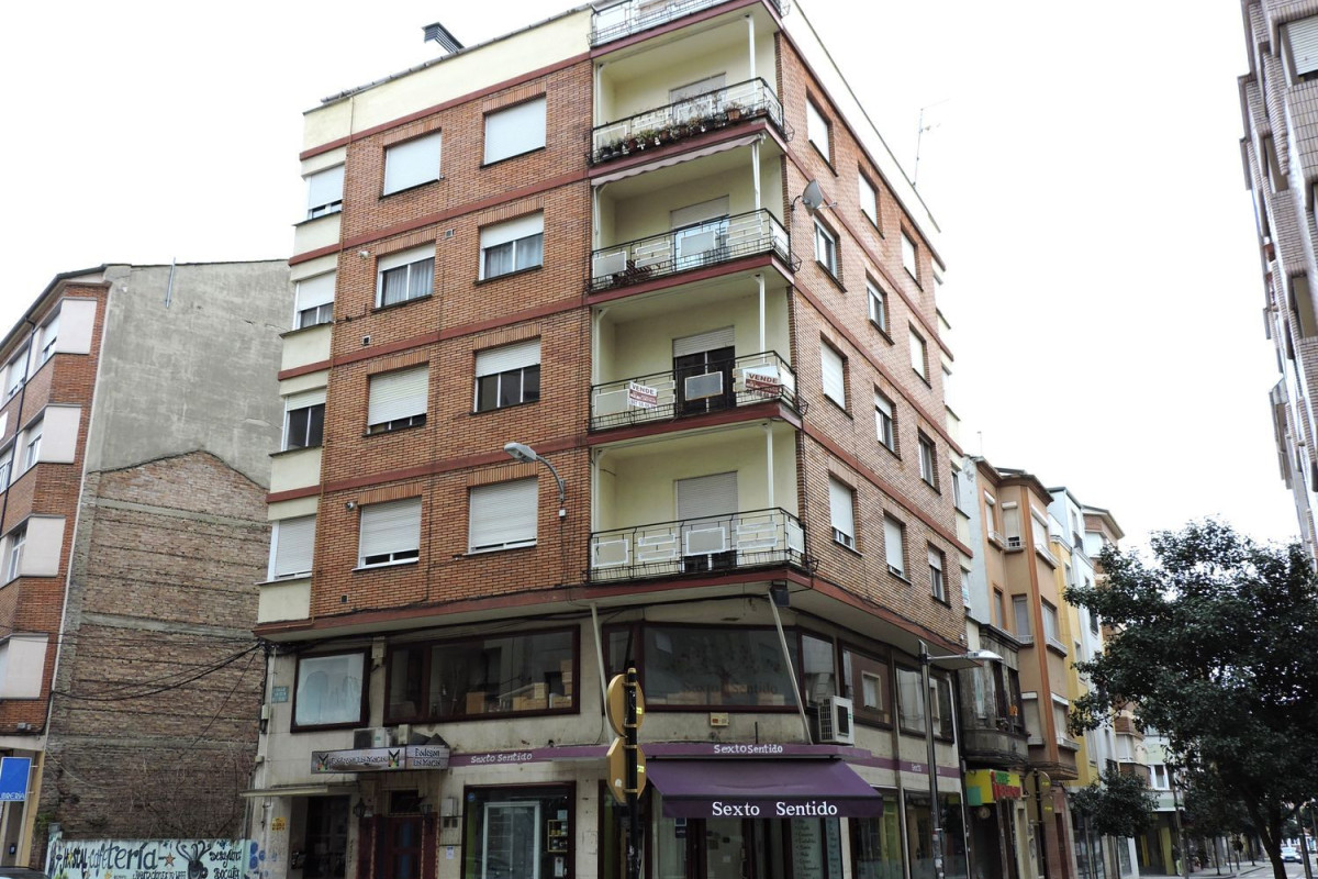 Аренда квартиры на Calle Antolin Lopez Pelaez, 3 , Понферрада photo 2