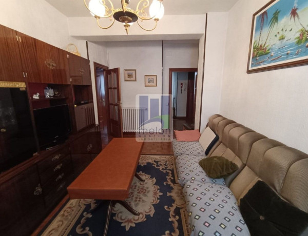 Apartment for sale in  Calle Valentín Jalón, Burgos photo 1