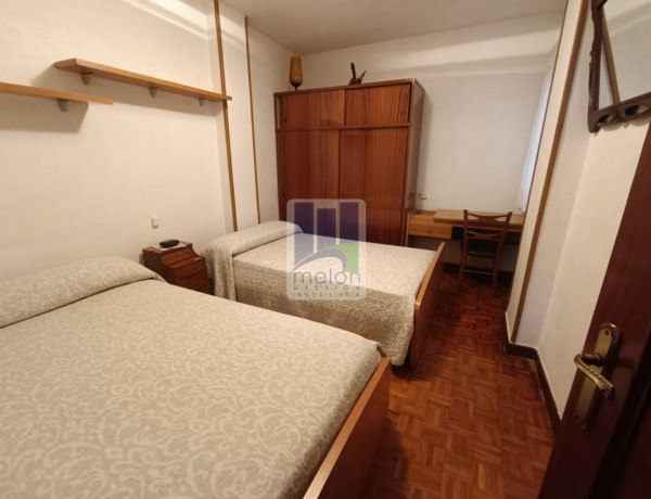 Apartment for sale in  Calle Valentín Jalón, Burgos photo 3