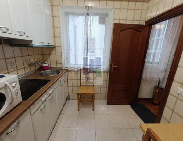 Apartment for sale in  Calle Valentín Jalón, Burgos photo 4