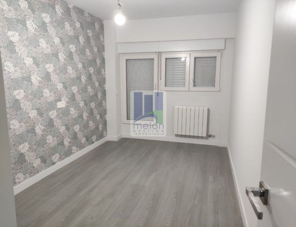 Apartment for sale in  Calle Alejandro Yagüe, Burgos photo 2