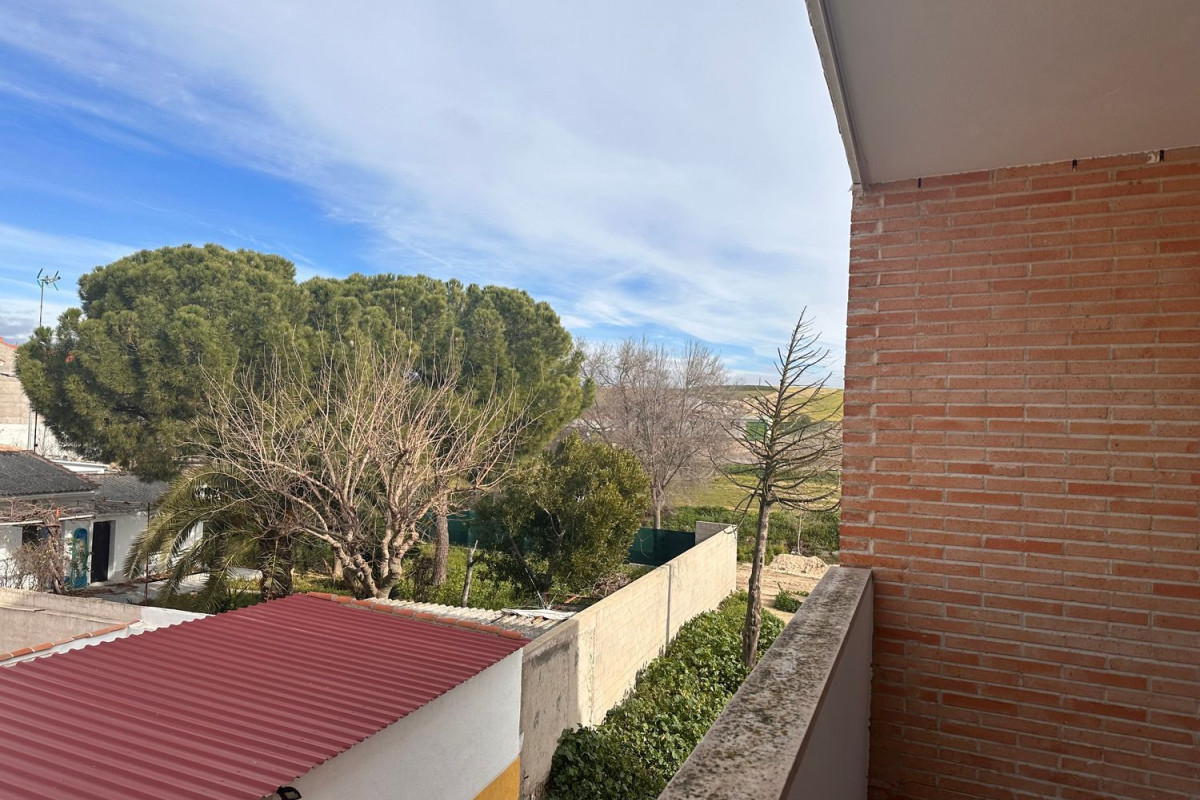 Piso en venta en Huerta Abajo, Camarena
photo 3