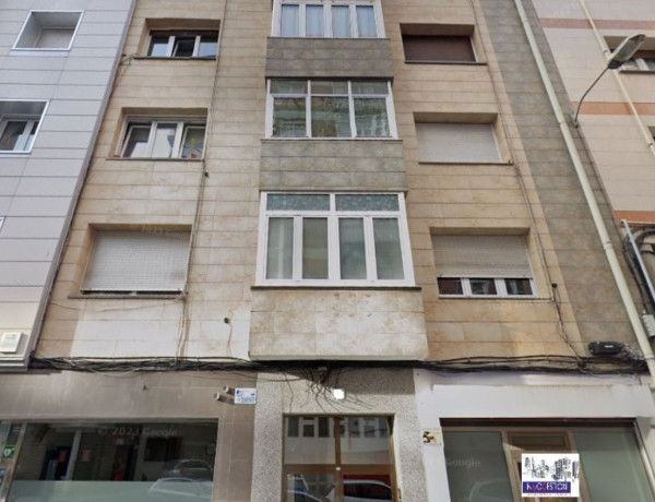 Local en venta en calle Adaro photo 1