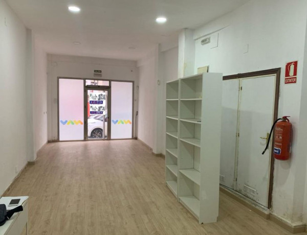 Local en venta en calle Adaro photo 3