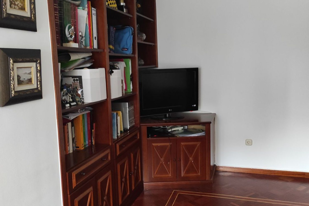 Sale of apartment in Juan Uria Riu, 2, Avilés
photo 3