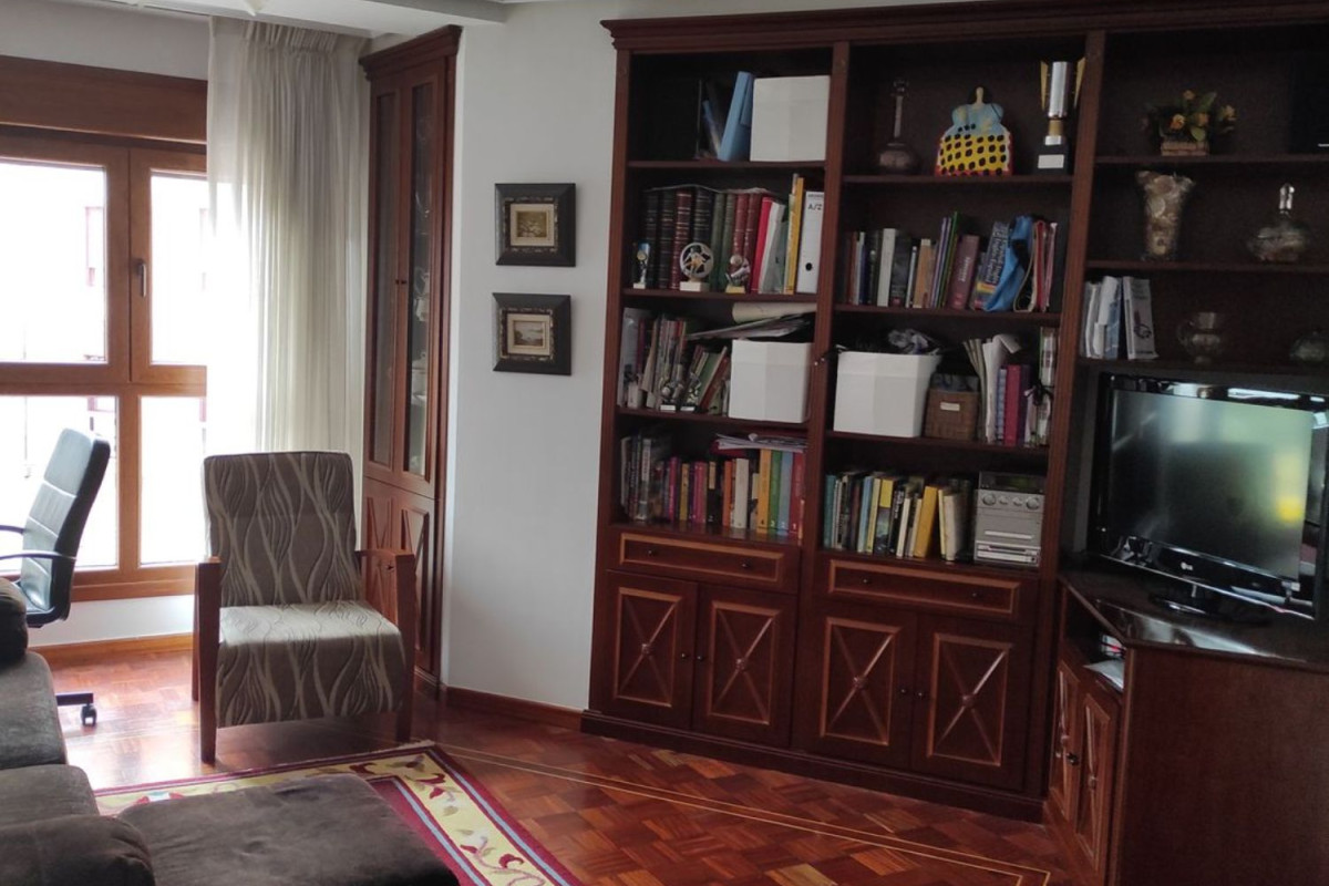 Sale of apartment in Juan Uria Riu, 2, Avilés
photo 4