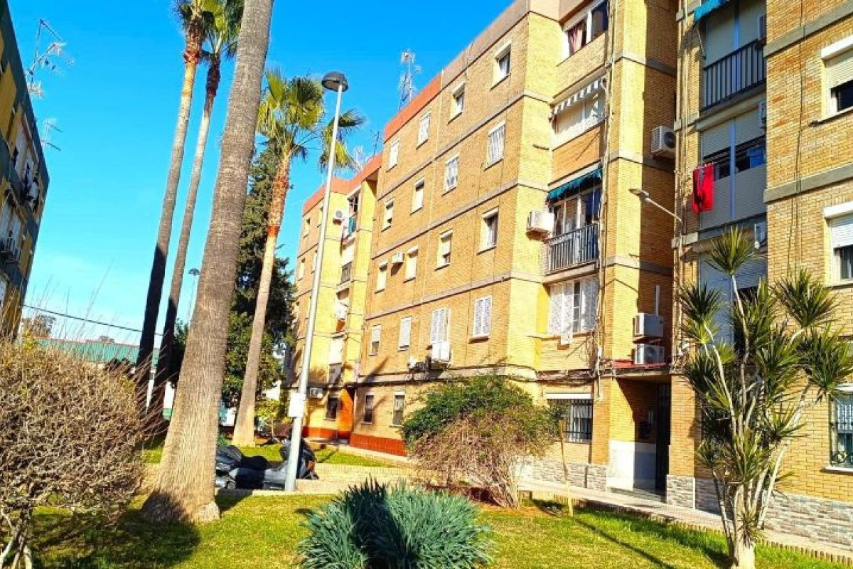 Venta de piso en Calle Herberos, Dos Hermanas
photo 1