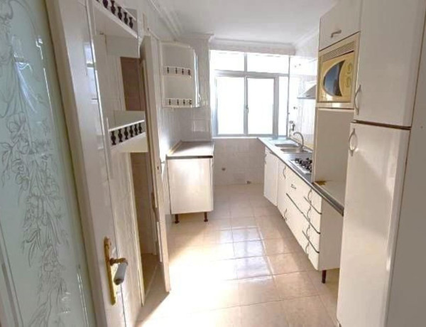 Piso en venta en Calle Herberos, Dos Hermanas thumbnail 2