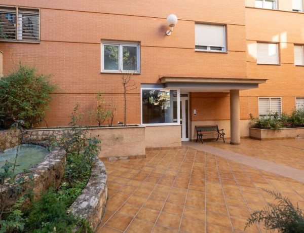 Продажа квартиры в Calle Laguna de Aguas Verdes, Granada photo 1