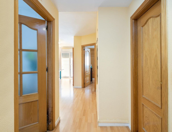 Продажа квартиры в  Calle Laguna de Aguas Verdes, Granada photo 4