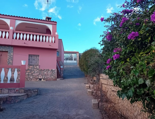 Detached villa for sale in , Montroy photo 2