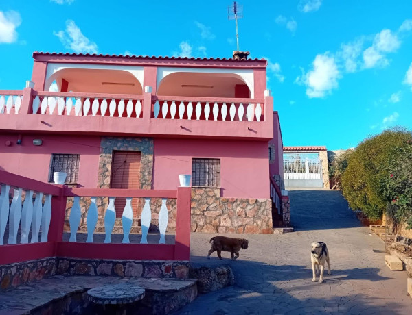 Detached villa for sale in , Montroy photo 3