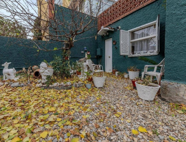 Chalet adosado en venta en  La Creu de Barberà - Avinguda - Eixample , Sabadell photo 3