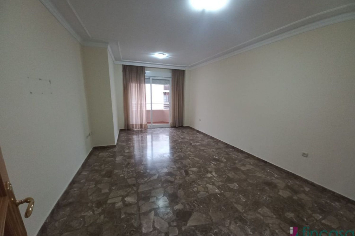 Sale of apartment in Calle Caldereros, Albacete
photo 2
