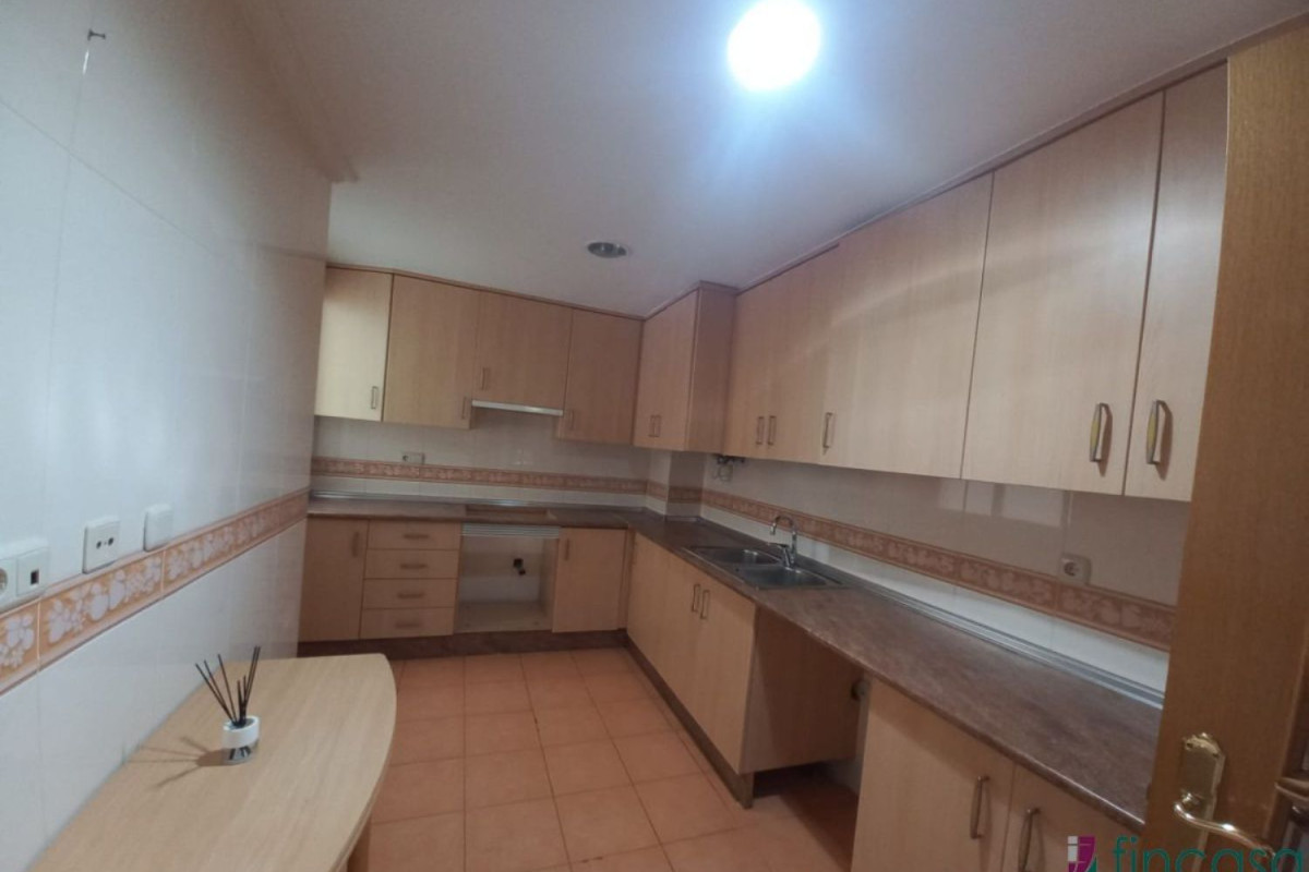 Sale of apartment in Calle Caldereros, Albacete
photo 4