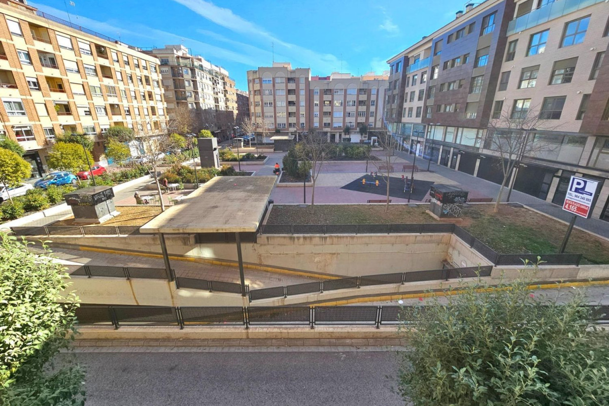Sprzedaż mieszkania w Calle del Marqués de la Ensenada, Castellón de la Plana / Castello de la Plana
 photo 2