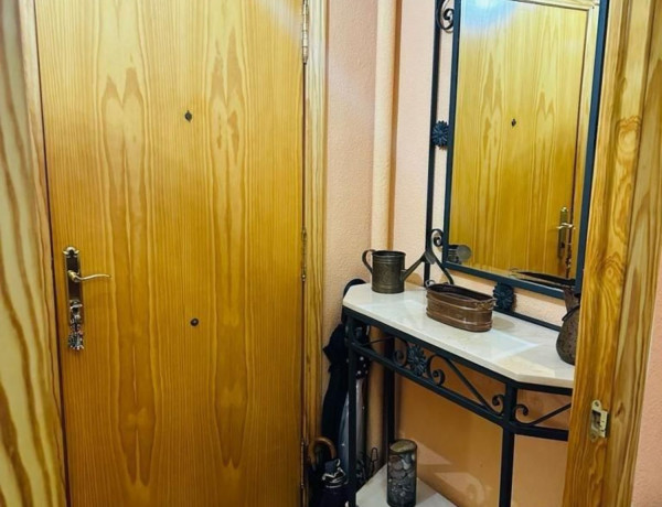 First floor for sale in  Calle Asturias, Móstoles photo 3