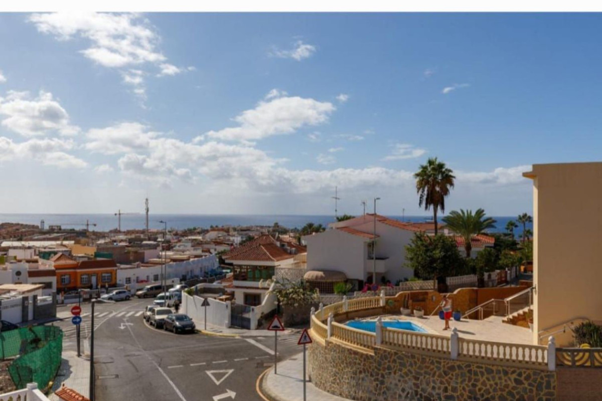 Sale of townhouse in loma2 , Mogán photo 2