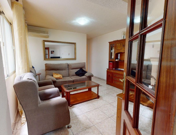 Продажа квартиры в Ciudad Jardín , Distrito Ciudad Jardín thumbnail 2
